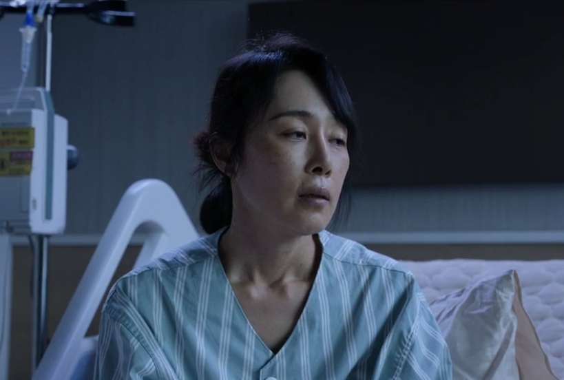 Goldland Episode 6 Recap: Why Hee-joo Points a Gun at Woo-gi in the Gold Bar Showdown 장면 5
