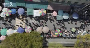 동묘시장과 벼룩시장 골목을 내려다본 주말 풍경