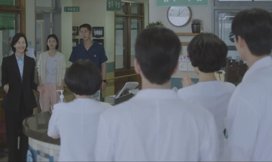 Doctor Island Boy episode 4 scene 9
