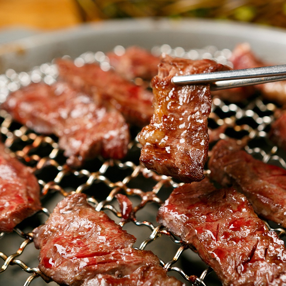 소고기 토시살 + 안창살, 두 가지 부위 1.2kg이라 저녁상 계산이 편하겠어요 4